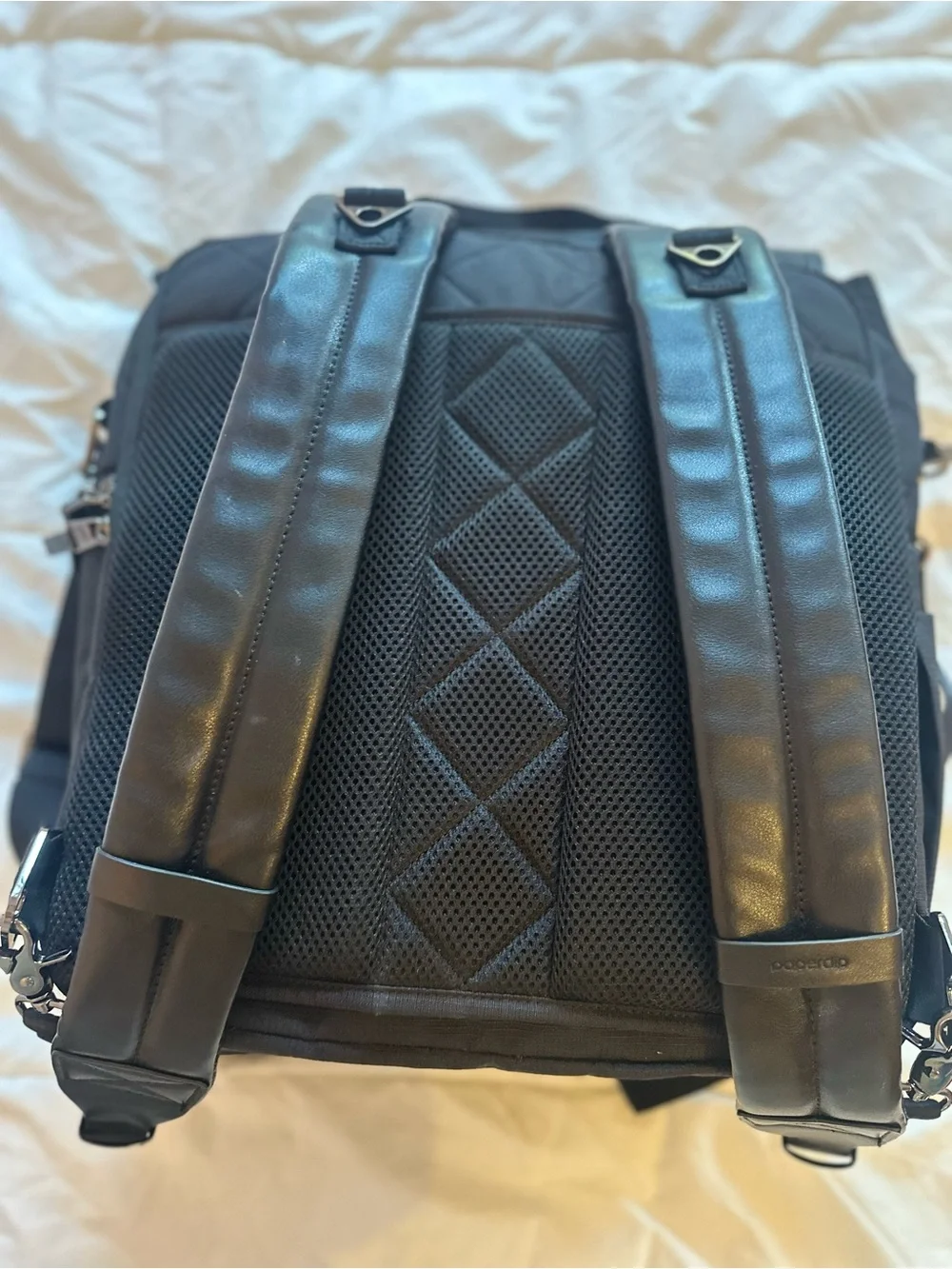 PAPERCLIP Willow Recycled Ocean Plastic Convertible Backpack Diaper Bag
